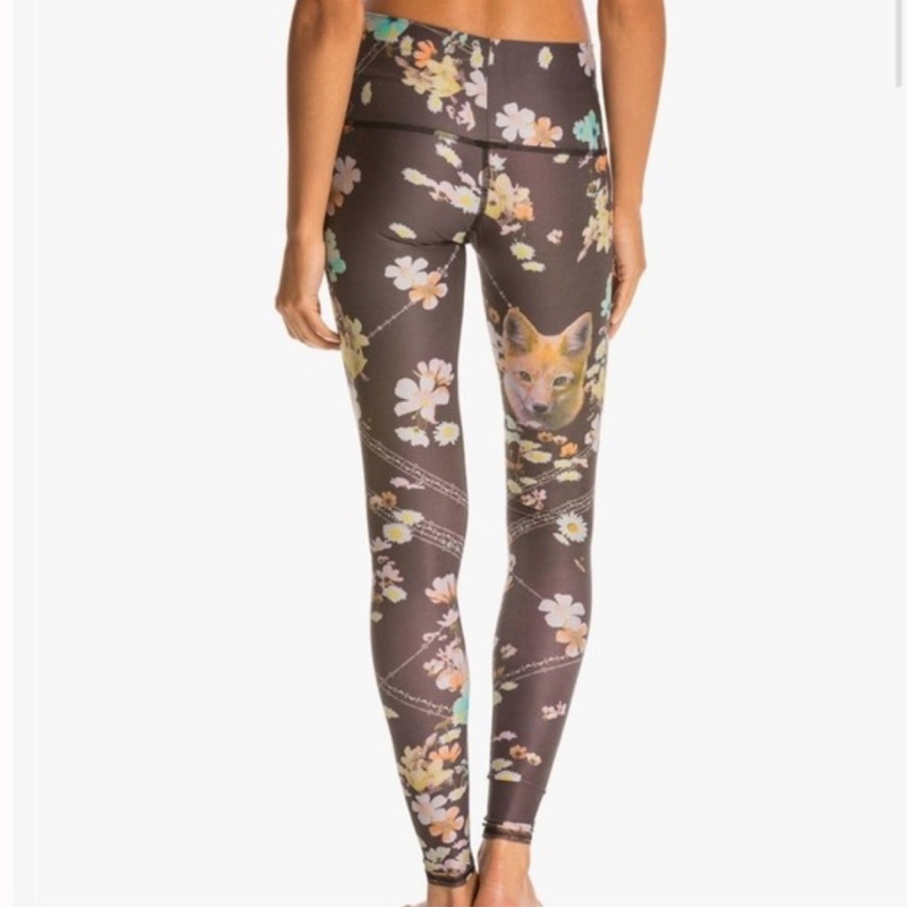 NWOT Teeki Floral Fox Wildflower Hot Pants Leggings